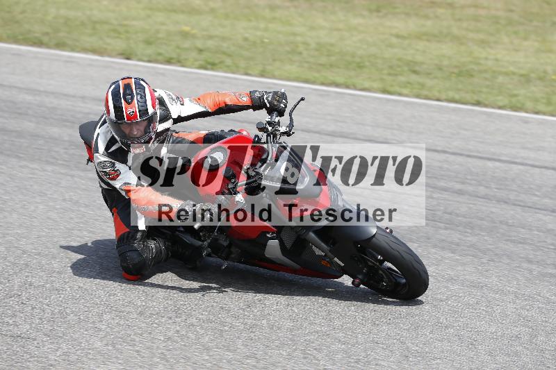 /27 12.06.2025 Ducati Schweiz Trackday Warmup  ADR/gelb-jeaune/8
